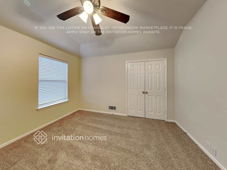 Building Photo - 2824 Maple Creek Dr