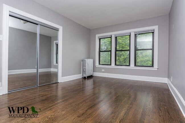 Building Photo - 3 bedroom in Chicago IL 60620
