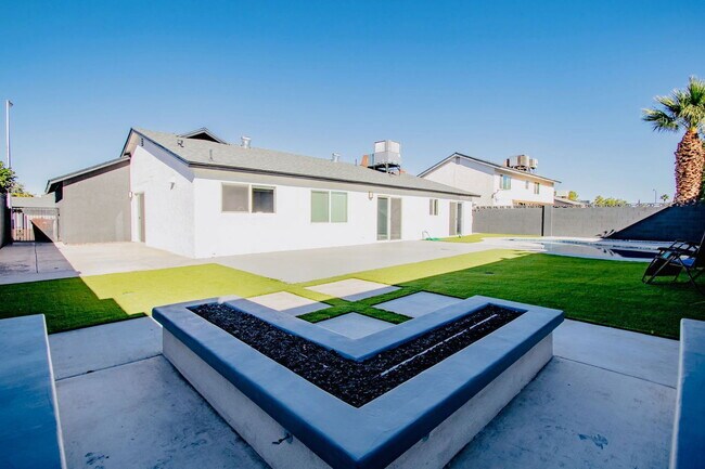 Building Photo - 6287 W Katella Ave