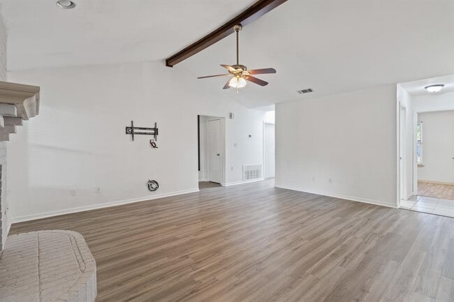 Building Photo - 1605 Windrift Way