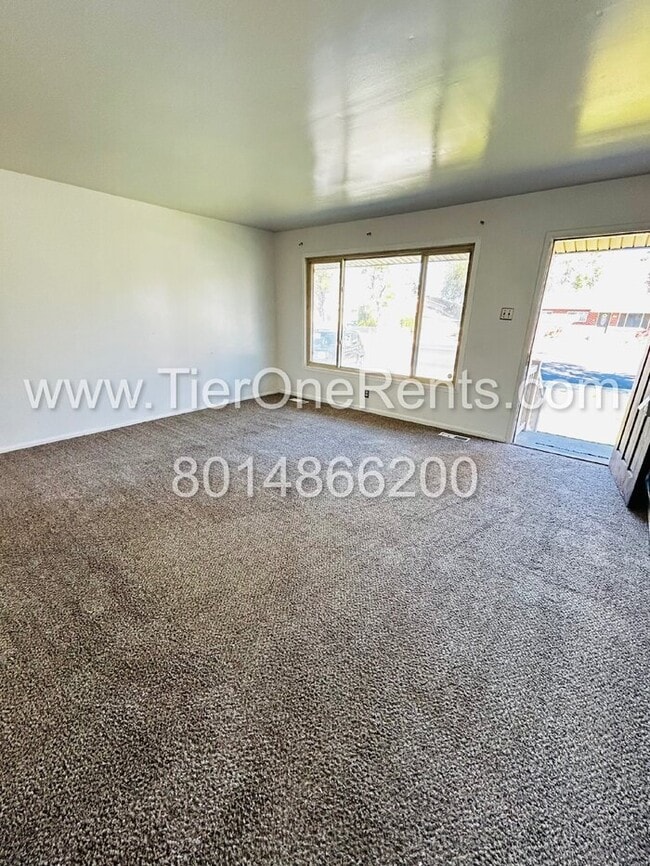 Building Photo - NO DEPOSIT option available for qualified ...