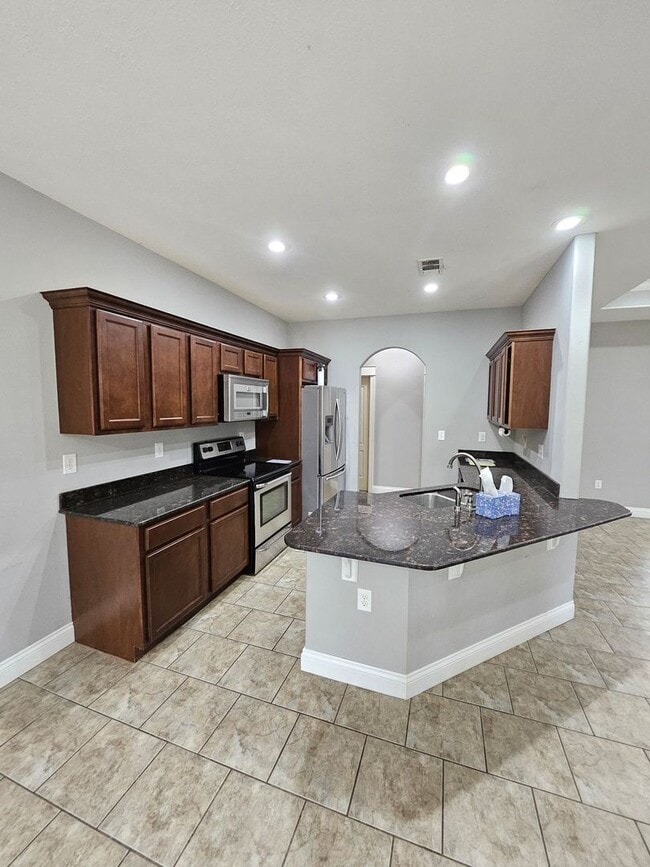 Building Photo - 165 James Dr