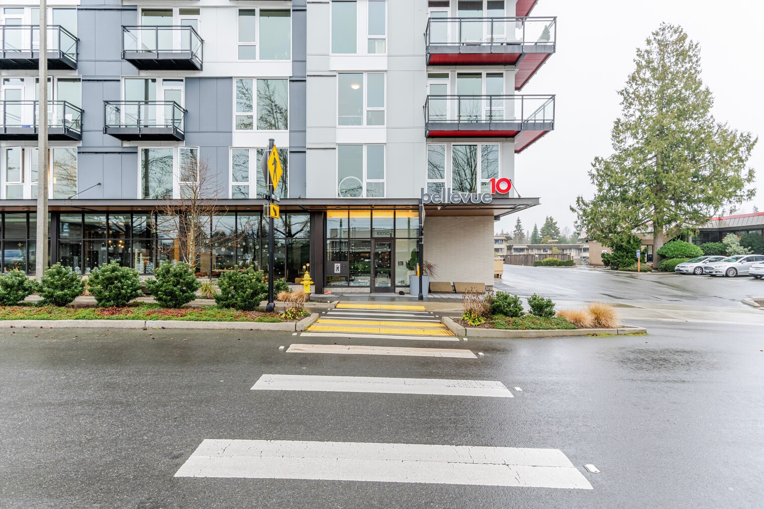 Building Photo - 10050 NE 10th St