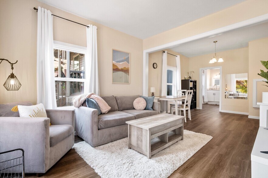 Building Photo - 4116 S Thompson Ave