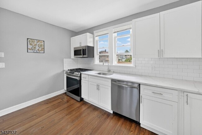 Building Photo - 86 Curie Ave