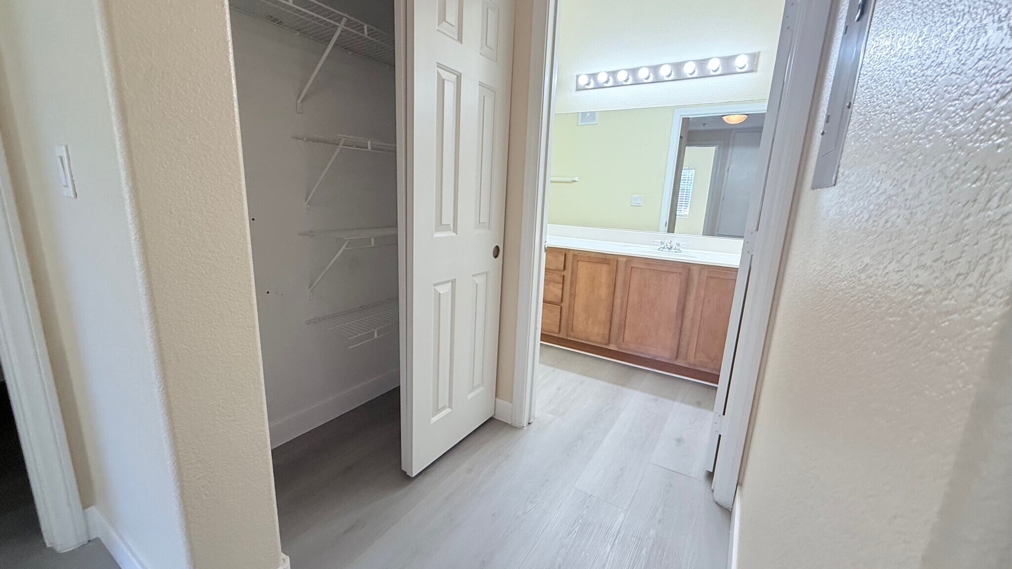 Building Photo - 2291 W Horizon Ridge Pky