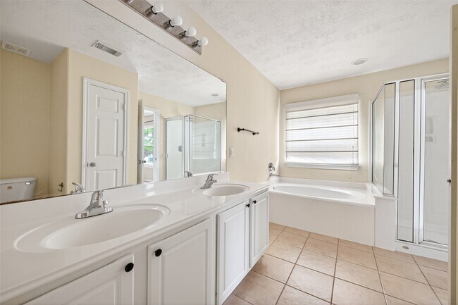 Building Photo - 5626 Claybeck Ln