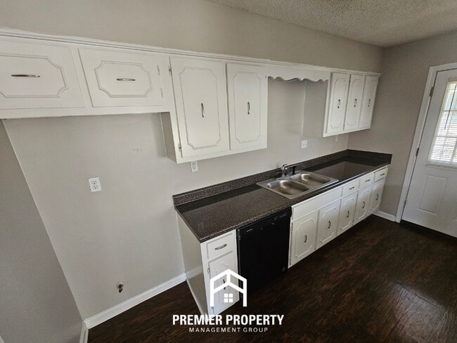 Building Photo - Stunning 3BR/2BA Home | 1,644 Sq Ft, Floor-to-Ceiling Stone Fireplace & High Ceilings