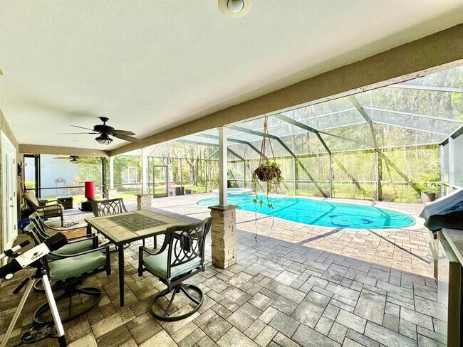 Building Photo - 13035 Royal George Ave