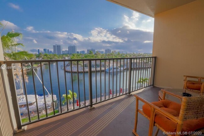 Building Photo - 301 Golden Isles Dr