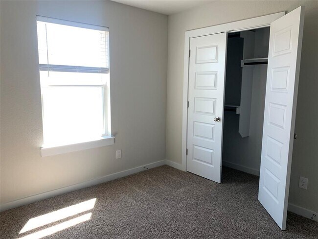 Building Photo - 2913 Sage Ranch Dr