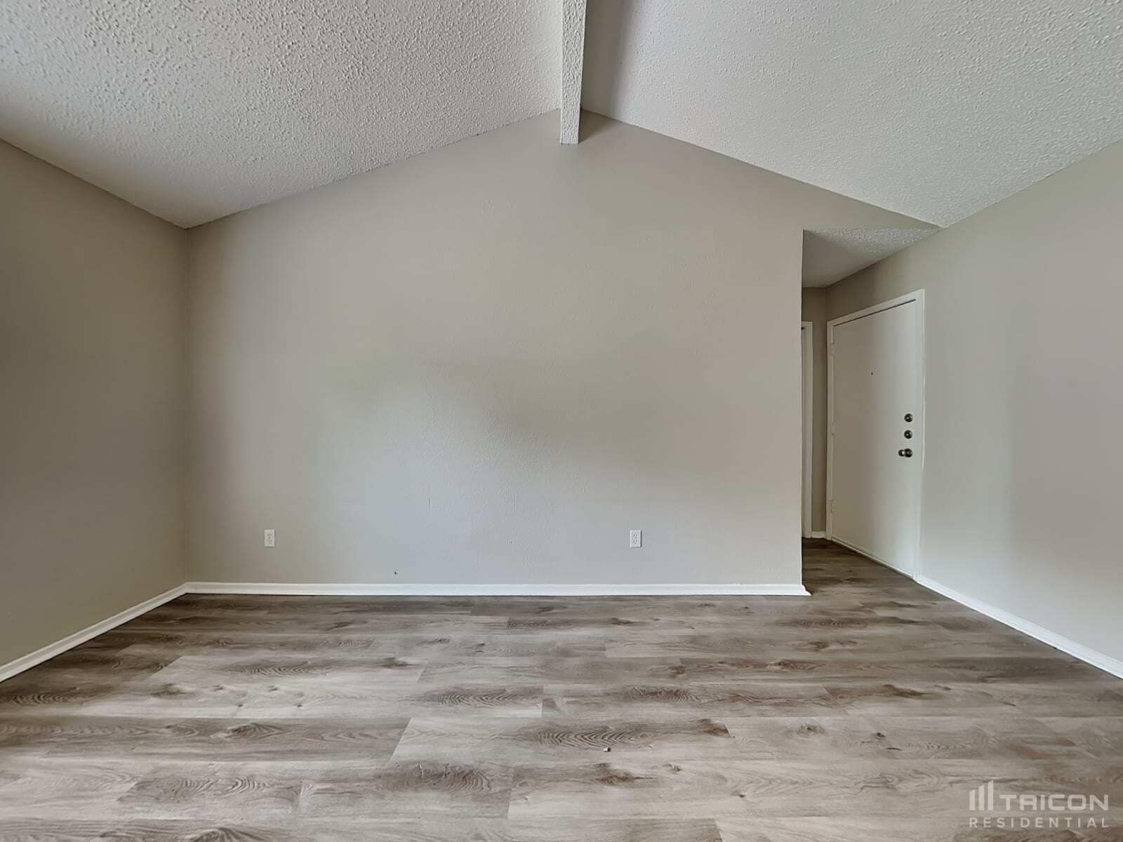 Building Photo - 1612 Chapman Dr