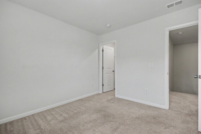 Building Photo - 2223 Blue Crane Cir