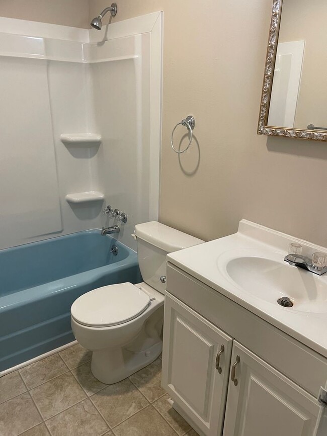Building Photo - Adorable Duplex Located Off Spring Garden ...