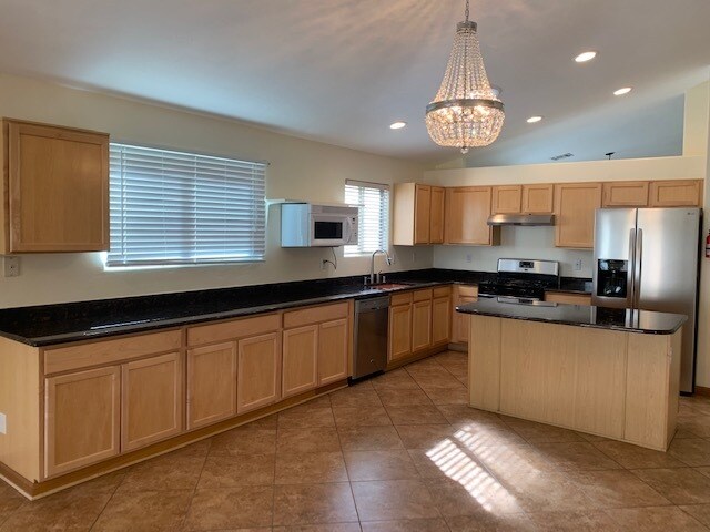 Building Photo - 2461 E Stone Stable Dr