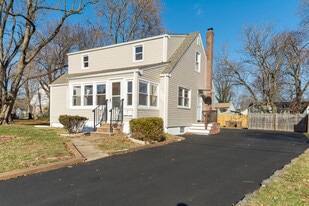 Building Photo - 211 Hillcrest Ave