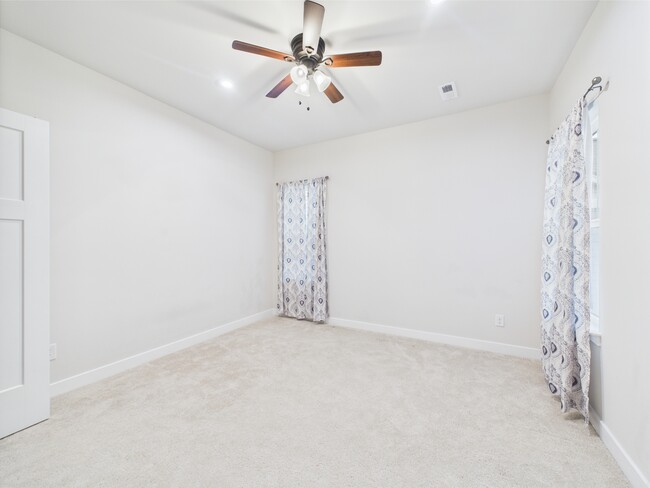 Building Photo - 1416 Bridgeford Dr NW