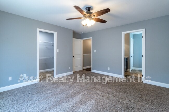 Building Photo - 920 Warrior Hill Dr
