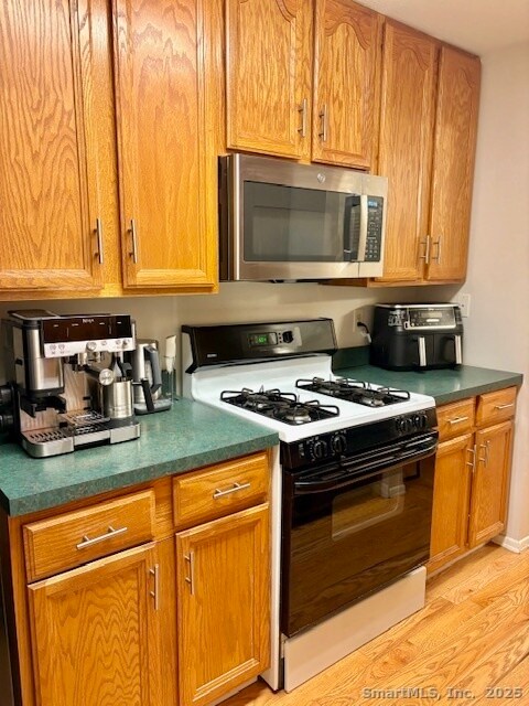 Building Photo - 13 Keeler Close