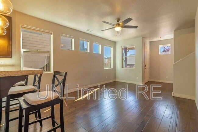 Building Photo - 2513 W Pollo Cir