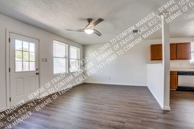 Building Photo - 616 Almandora-