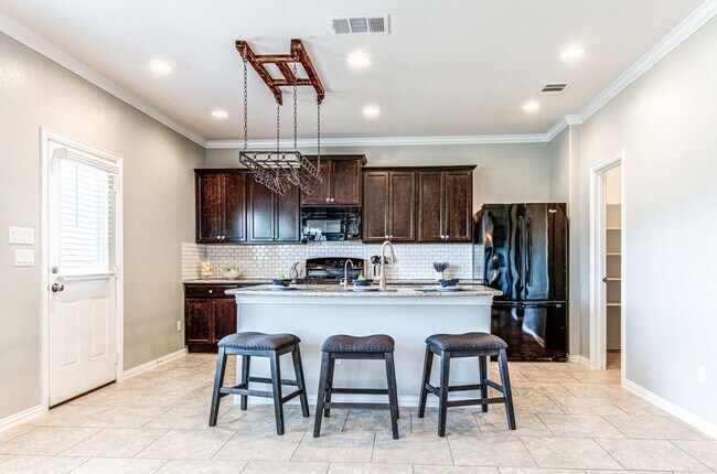 Building Photo - 508 Nogales Ln