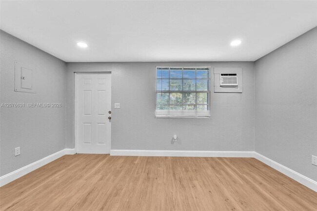 Building Photo - 163 NW 40th St