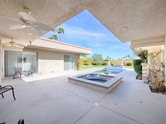 Building Photo - 48600 Shady View Dr