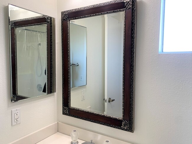 Building Photo - Amazing condo located in desirable Aliso Viejo!