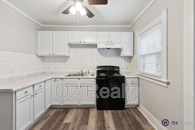 Building Photo - 436 Danberry St