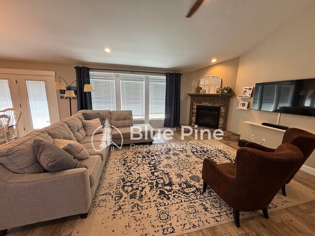 Building Photo - 5506 Eaglewood Dr