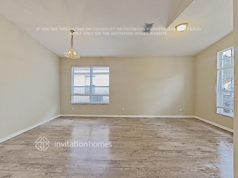 Building Photo - 13707 Ogakor Dr