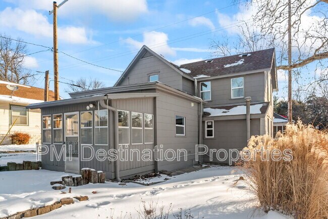 Building Photo - 811 N 10th St