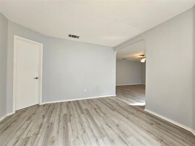 Building Photo - 1113 Stillwell Ridge