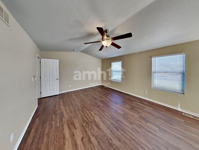 Building Photo - 10175 Fraser St