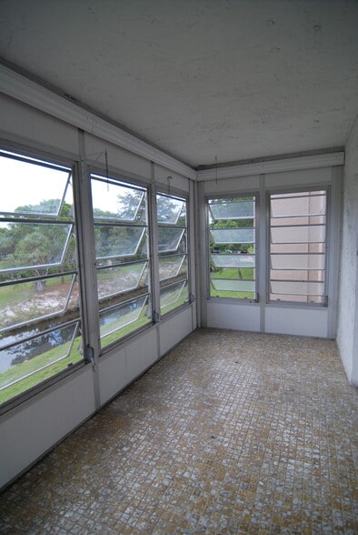 Balcony - 729 Lori Dr