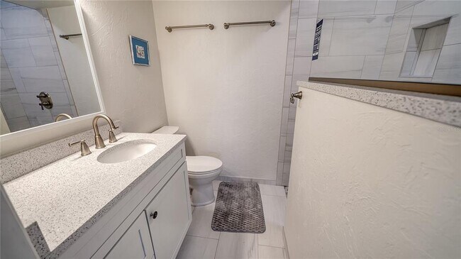 Building Photo - 4760 Gulf of Mexico Dr