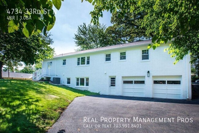 Building Photo - 4734 33rd St N