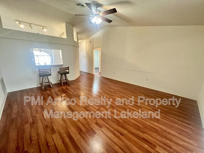 Building Photo - 8150 Oakhurst Blvd