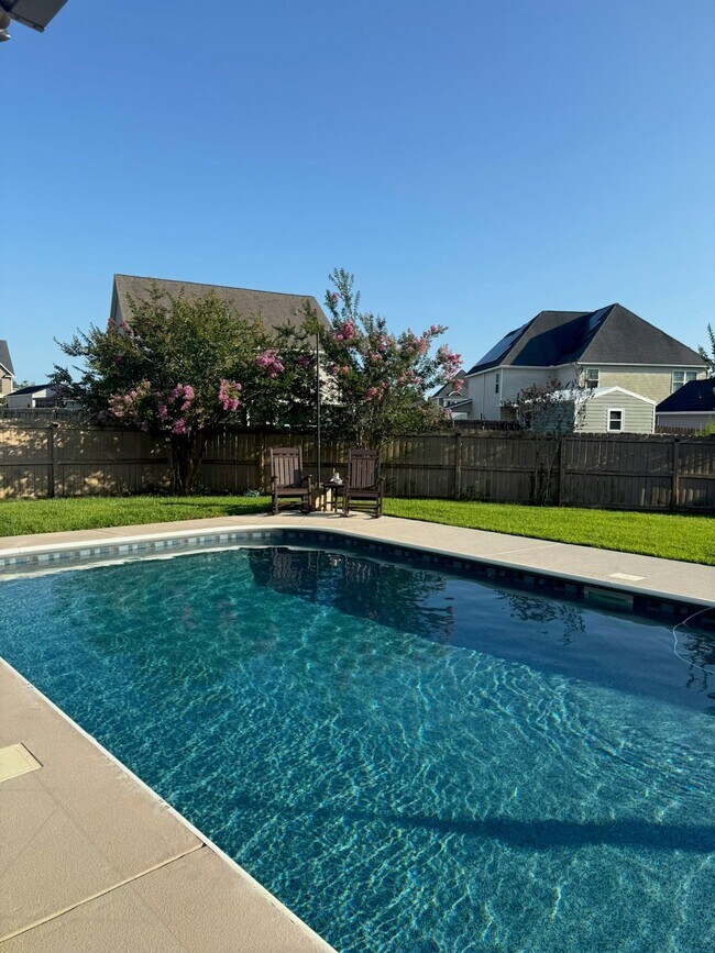 Building Photo - 205 Holmes Point Ct