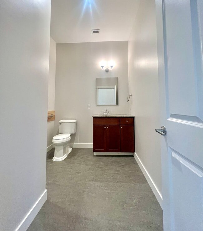 Building Photo - Putnam Block Hotel - One Bedroom Apartment...