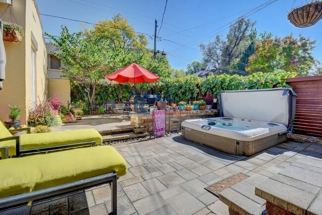 Building Photo - 594 S Ogden St