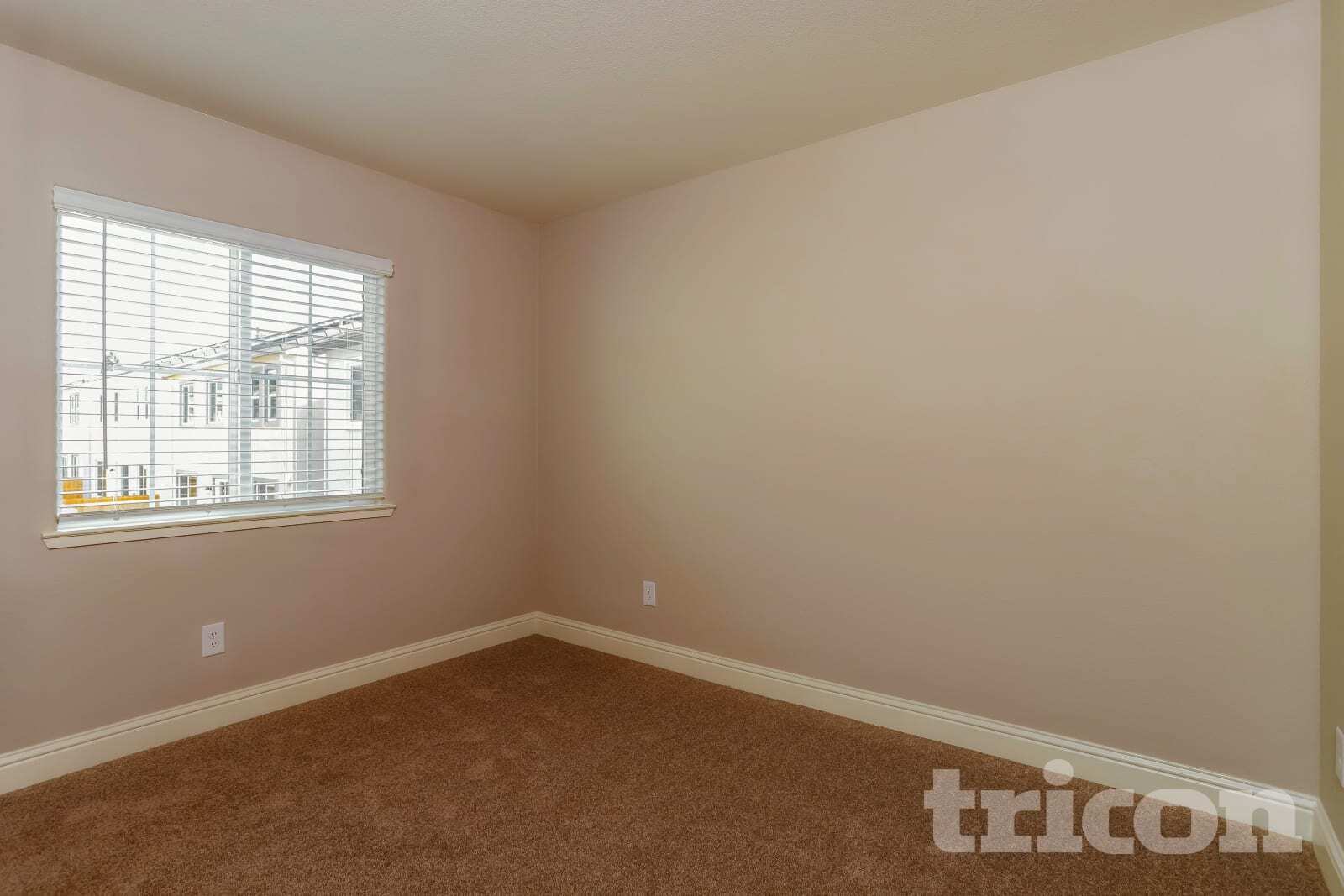Building Photo - 2118 Comstock Ln
