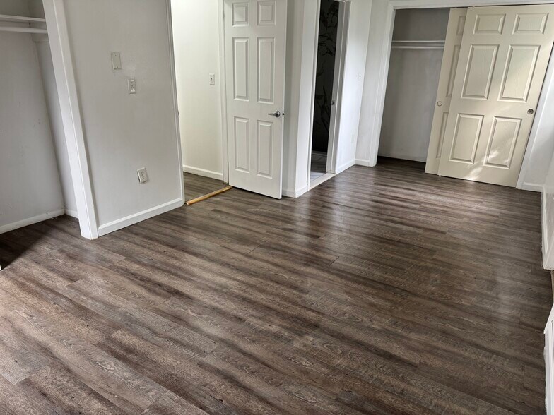 Master bedroom - 54 Ravine Ave
