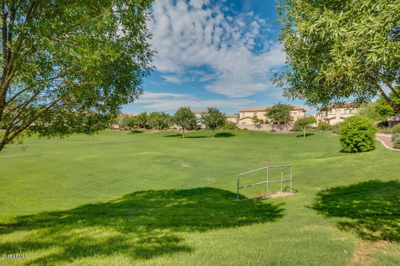 Building Photo - 4698 E Laurel Ave