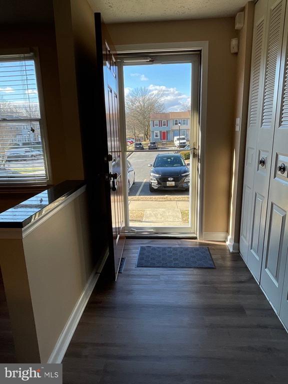 Building Photo - 5863 Rowanberry Dr