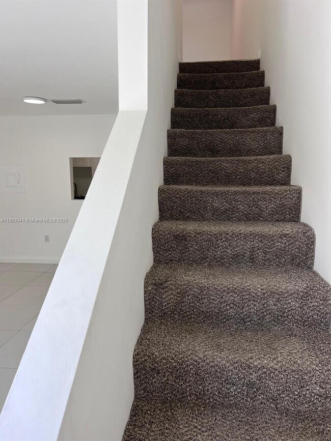 Building Photo - 7820 NE Bayshore Ct