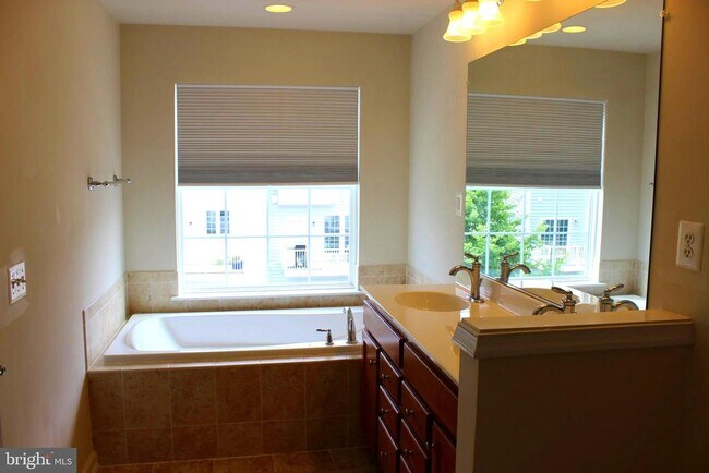 Building Photo - 43579 Wheat Berry Terrace