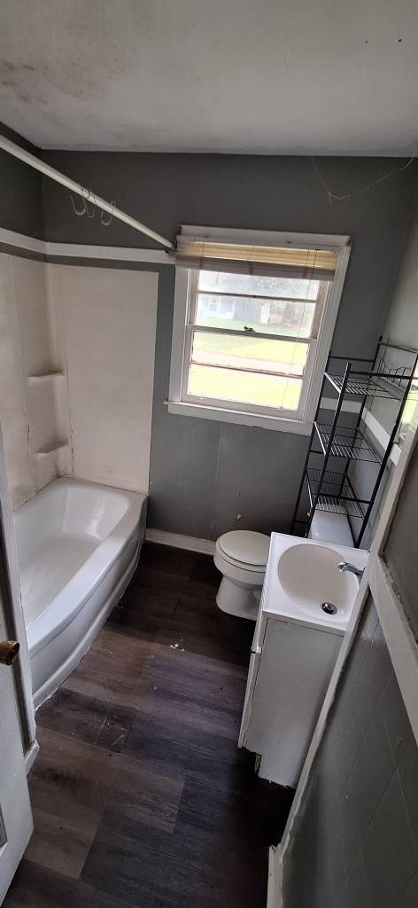 Building Photo - 540 Clubview Dr