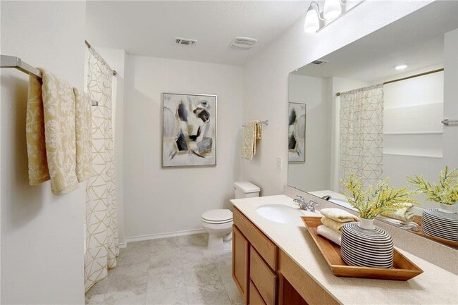 Building Photo - 808 Desaix Dr